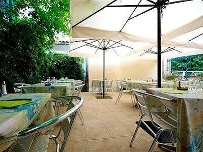 Logis Hôtel Restaurant Métropole Mirande (Gers) Exterior foto
